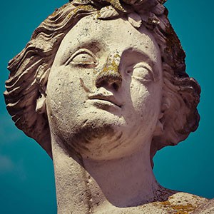 museum-lady